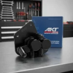 Caliper Mordaza De Freno Delantero Original Akt Nkd 125 +pastillas De freno - Imagen 2