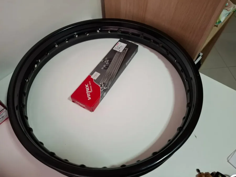 Aro De Rin Trasero Negro + Radios 17 Pulgadas 185 Akt Nkd 125 - Imagen 3